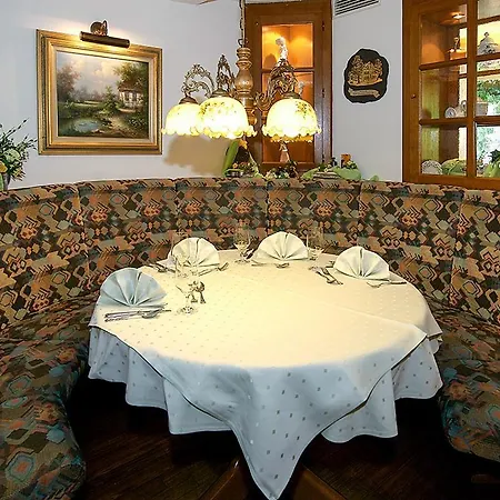 酒店 施马丁堡硕餐厅酒店 3*